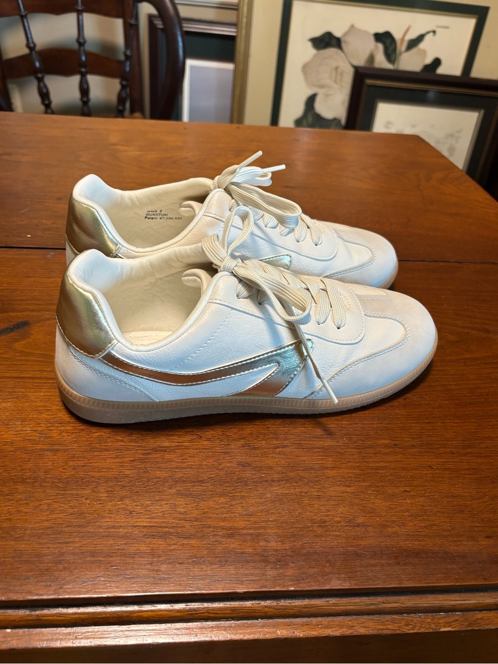 Dolce Vita Women’s Retro Fashion Sneakers White /Gold Size 9 - Picture 7 of 11